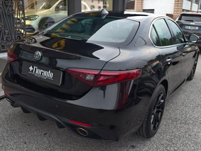 Alfa Romeo Giulia 2.2 Turbodiesel 210 CV AT8 AWD Q4 Veloce (3)