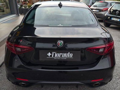 Alfa Romeo Giulia 2.2 Turbodiesel 210 CV AT8 AWD Q4 Veloce (4)