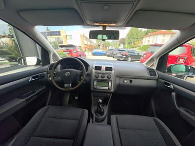 Volkswagen Touran TDI 105CV DPF Highline (13)
