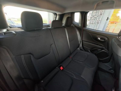 Jeep Renegade 1.3 T4 DDCT Limited (14)