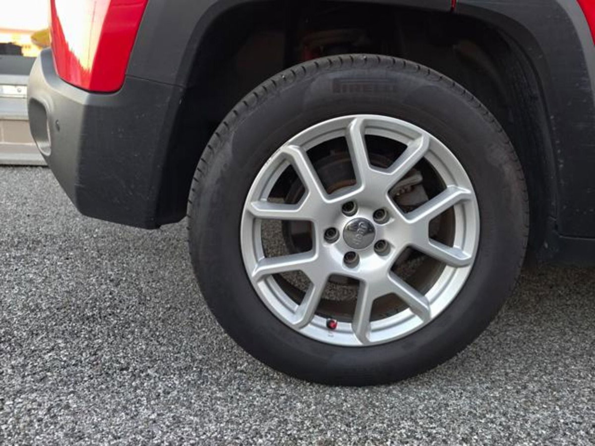 Jeep Renegade 1.3 T4 DDCT Limited (7)