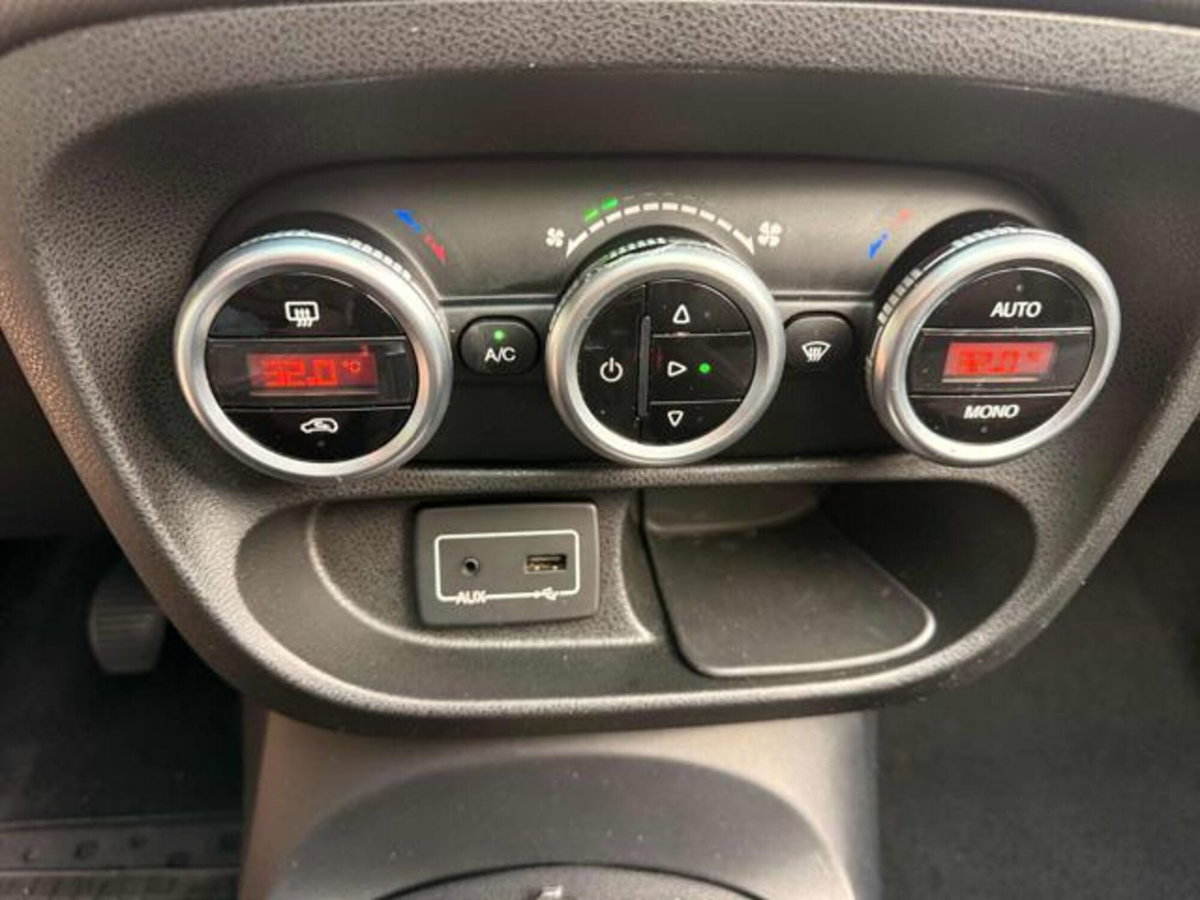Fiat 500L Living 1.6 Multijet 120 CV Lounge (8)