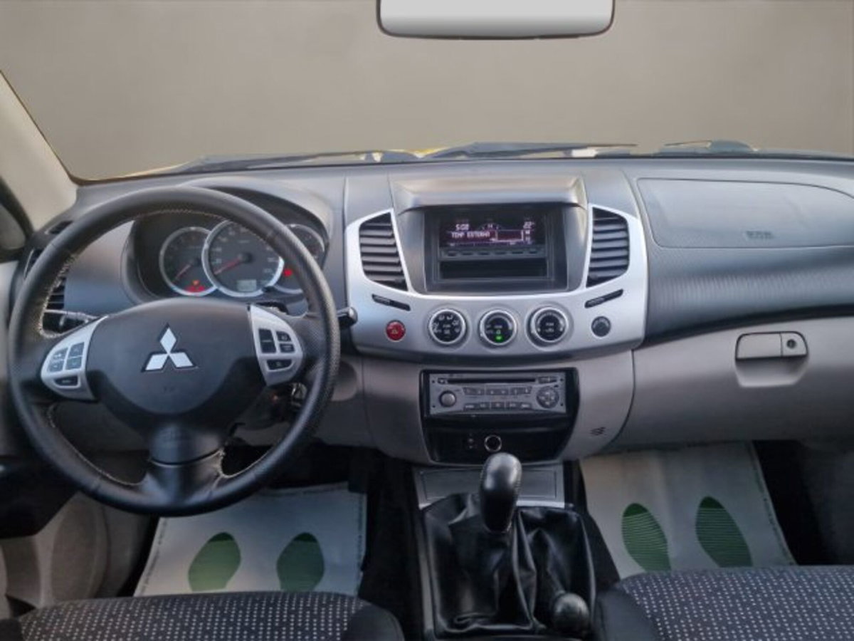 Mitsubishi L200 2.5 DI-D/136CV DC Invite DPF (14)