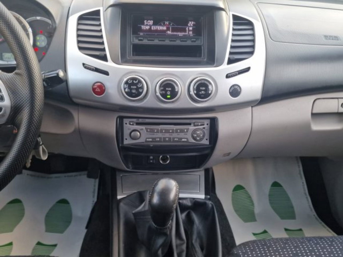 Mitsubishi L200 2.5 DI-D/136CV DC Invite DPF (15)