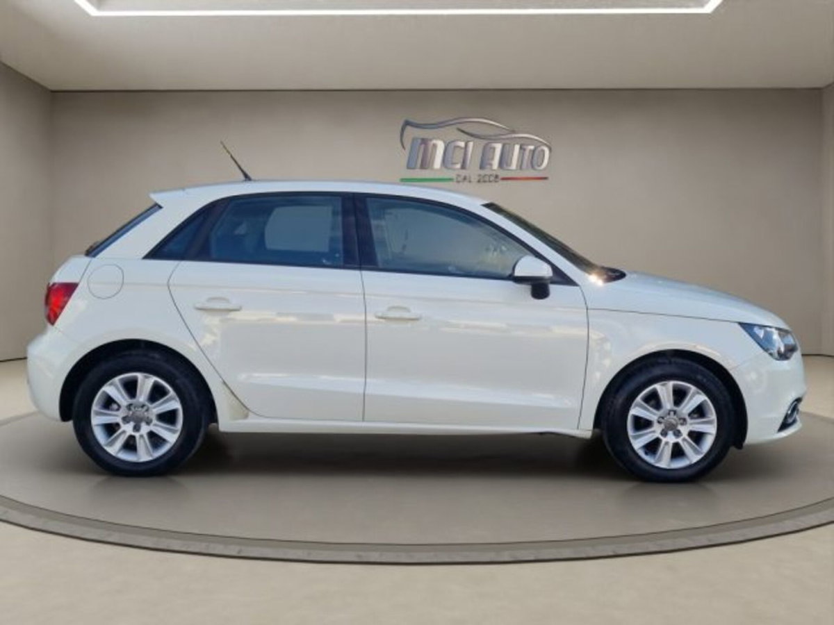 Audi A1 Sportback 1.6 TDI Attraction (6)
