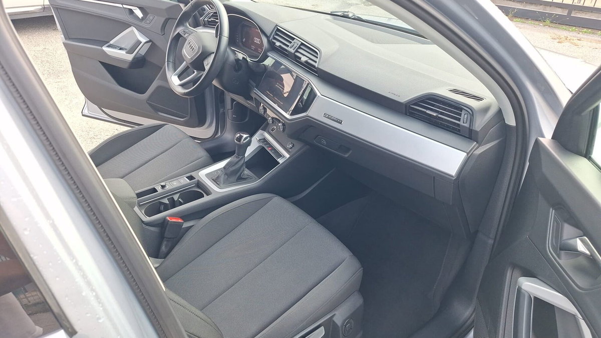 Audi Q3 Sportback 35 TDI quattro S tronic Business Plus (12)