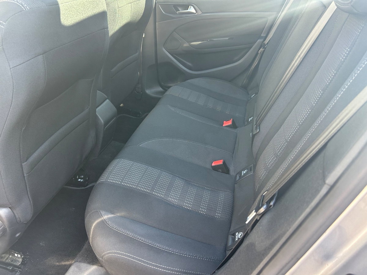 Peugeot 308 BlueHDi 120 S&S Allure (19)