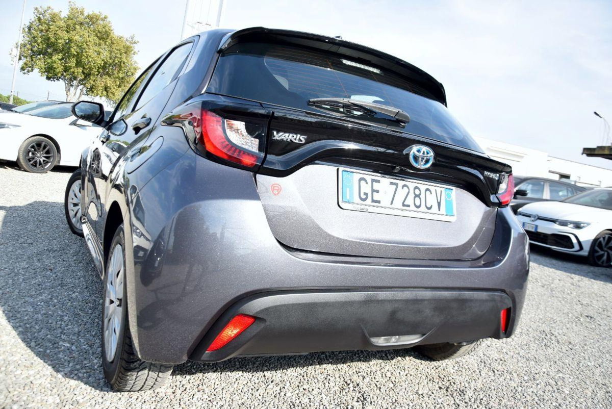 Toyota Yaris 1.5 Hybrid 5 porte Lounge (12)