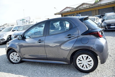 Toyota Yaris 1.5 Hybrid 5 porte Lounge (13)
