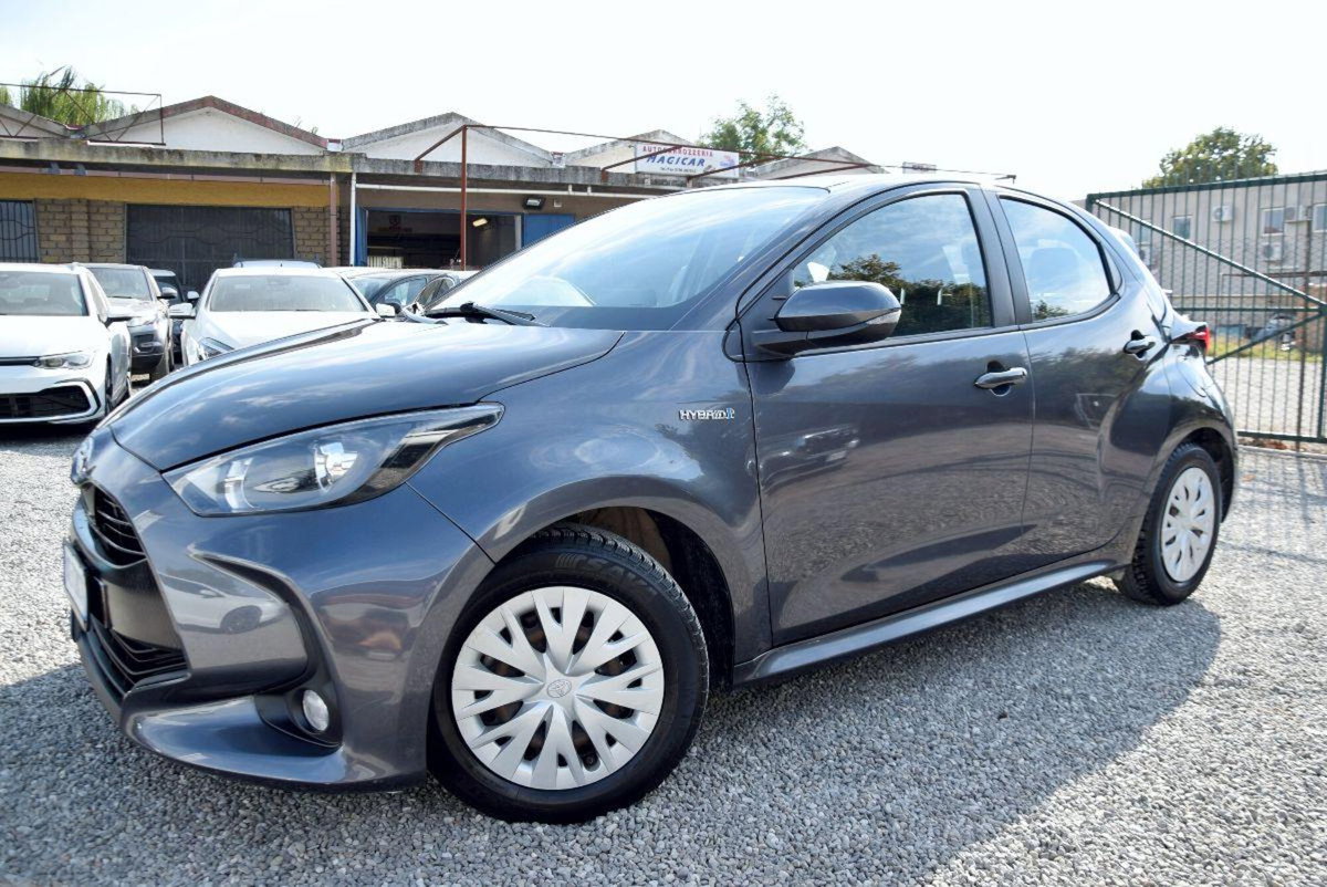 Toyota Yaris 1.5 Hybrid 5 porte Lounge (15)