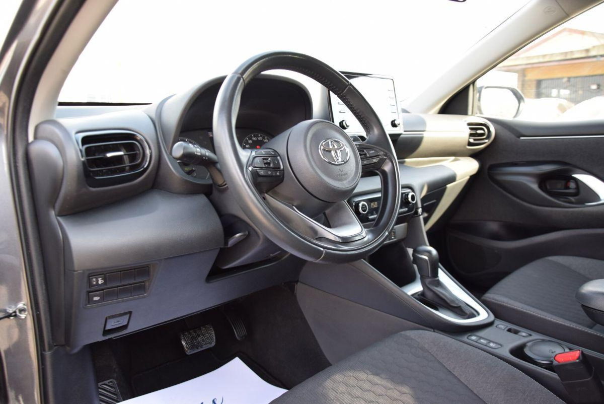 Toyota Yaris 1.5 Hybrid 5 porte Lounge (5)
