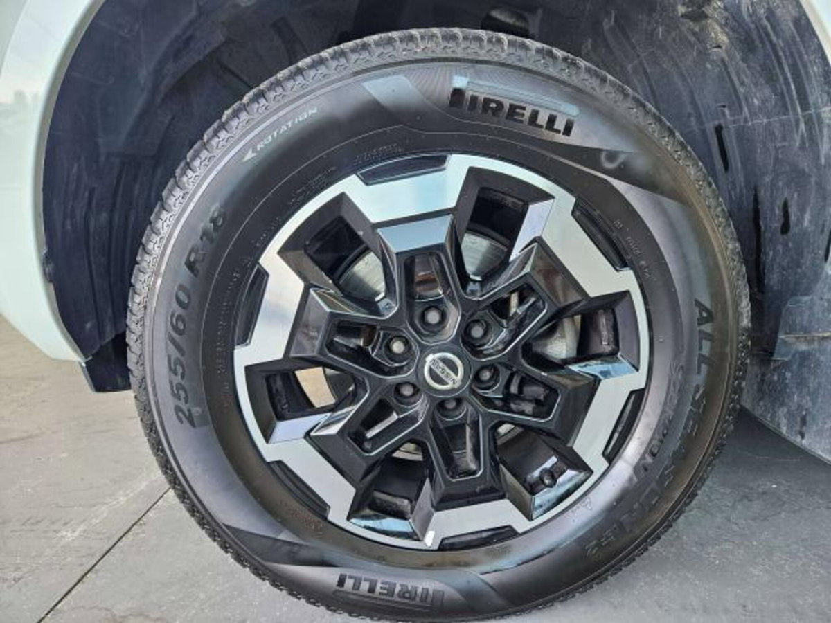Nissan Navara 2.3 dCi 190 CV 7AT 4WD Double Cab N-Guard (13)