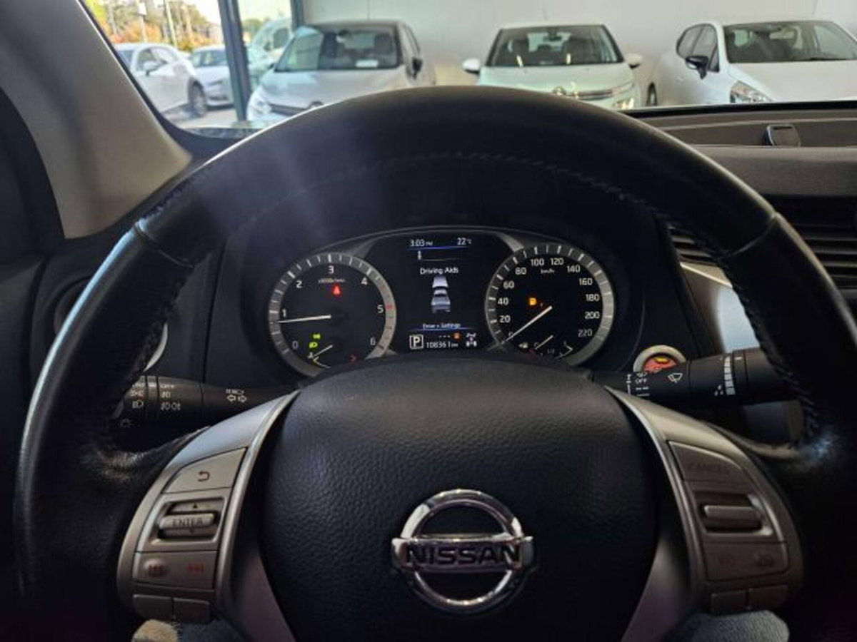 Nissan Navara 2.3 dCi 190 CV 7AT 4WD Double Cab N-Guard (14)