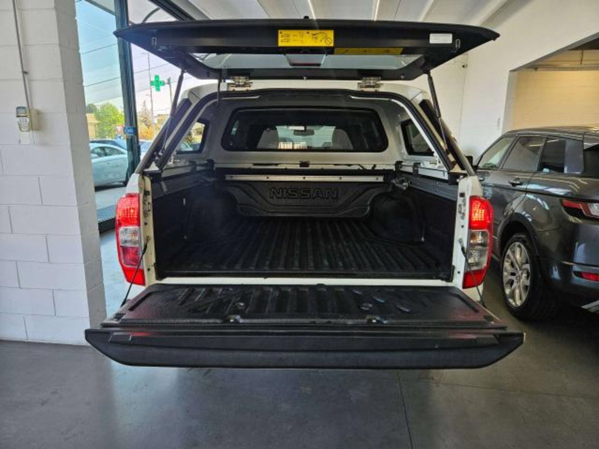 Nissan Navara 2.3 dCi 190 CV 7AT 4WD Double Cab N-Guard (6)