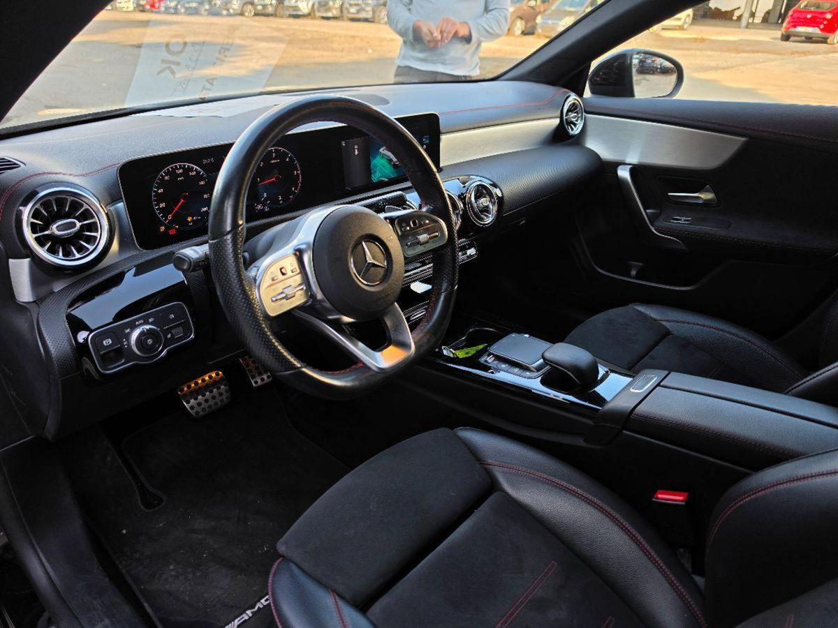 Mercedes-Benz CLA Shooting Brake 200 d Shooting Brake Premium (4)
