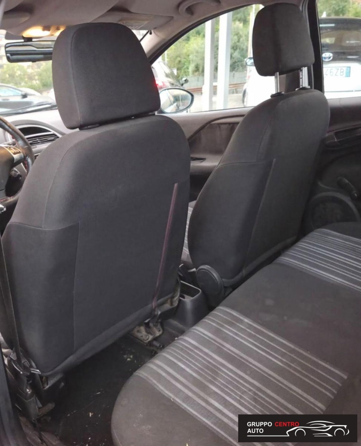 Fiat Punto 1.3 MJT II 75 CV 5 porte Lounge (16)