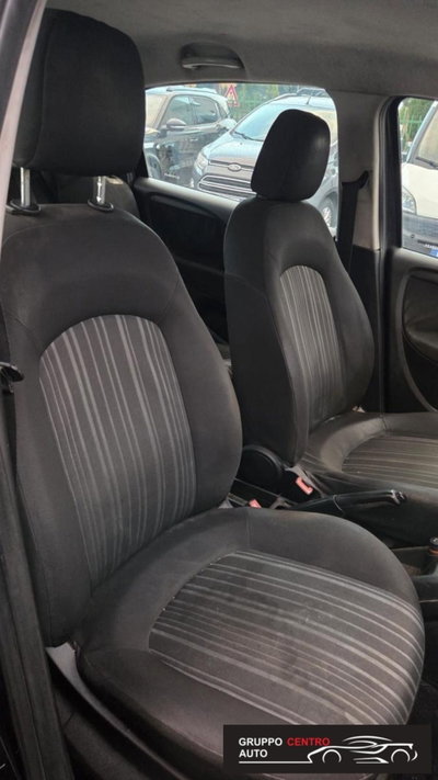 Fiat Punto 1.3 MJT II 75 CV 5 porte Lounge (17)