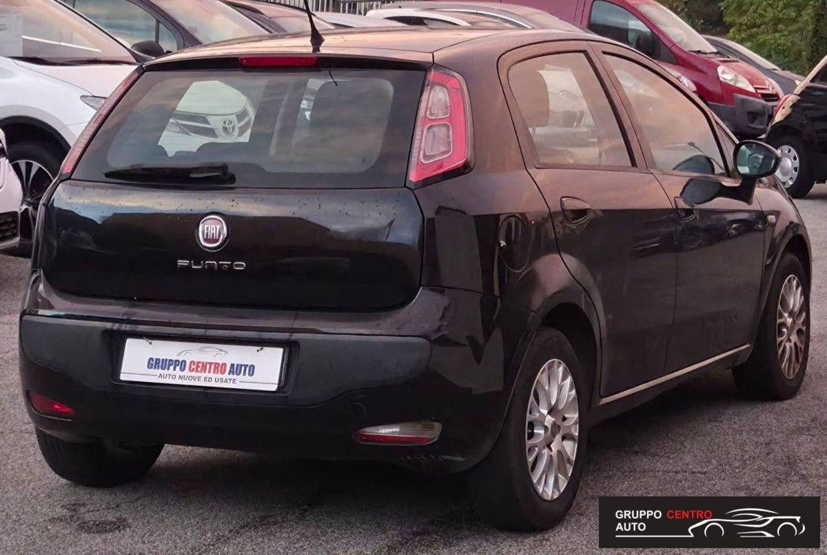 Fiat Punto 1.3 MJT II 75 CV 5 porte Lounge (4)