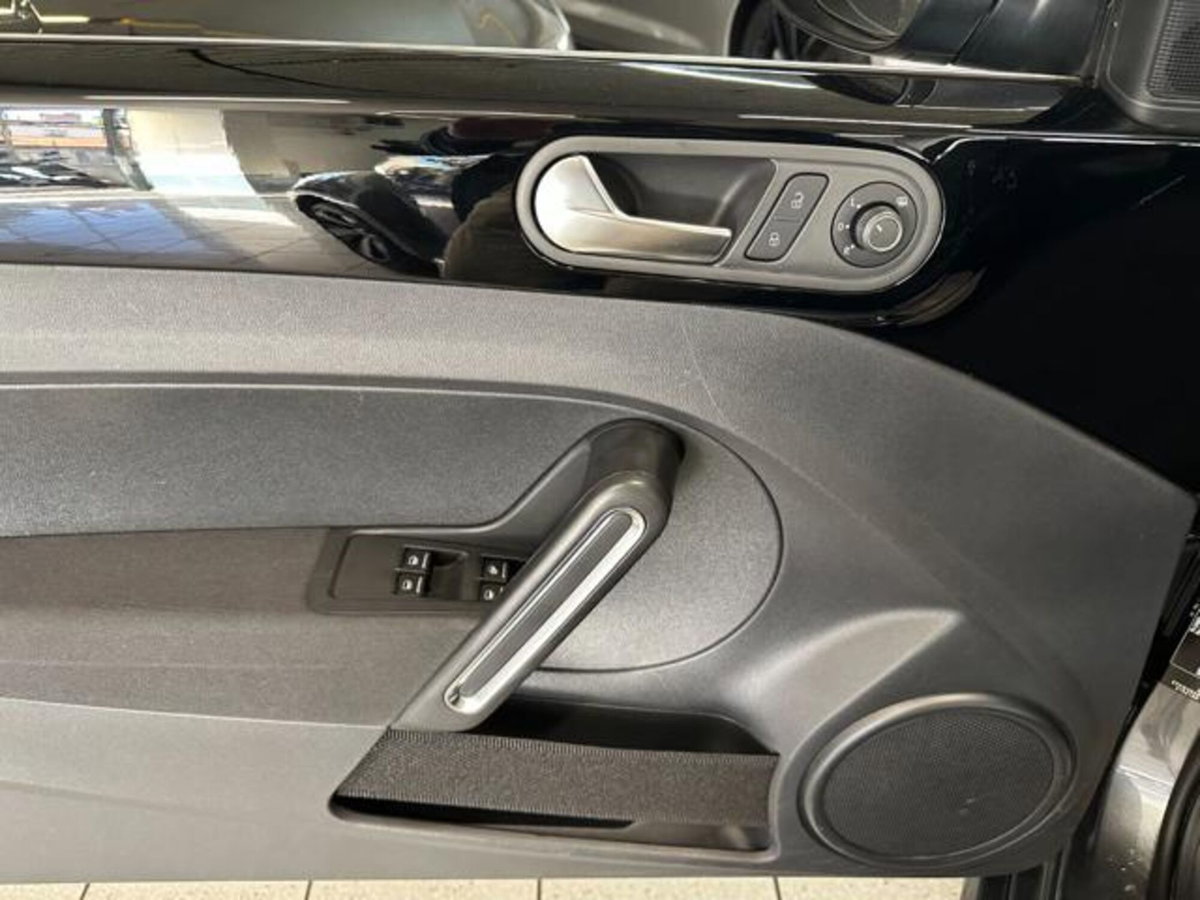 Volkswagen Maggiolino Cabrio 1.2 TSI Design BlueMotion Technology (16)
