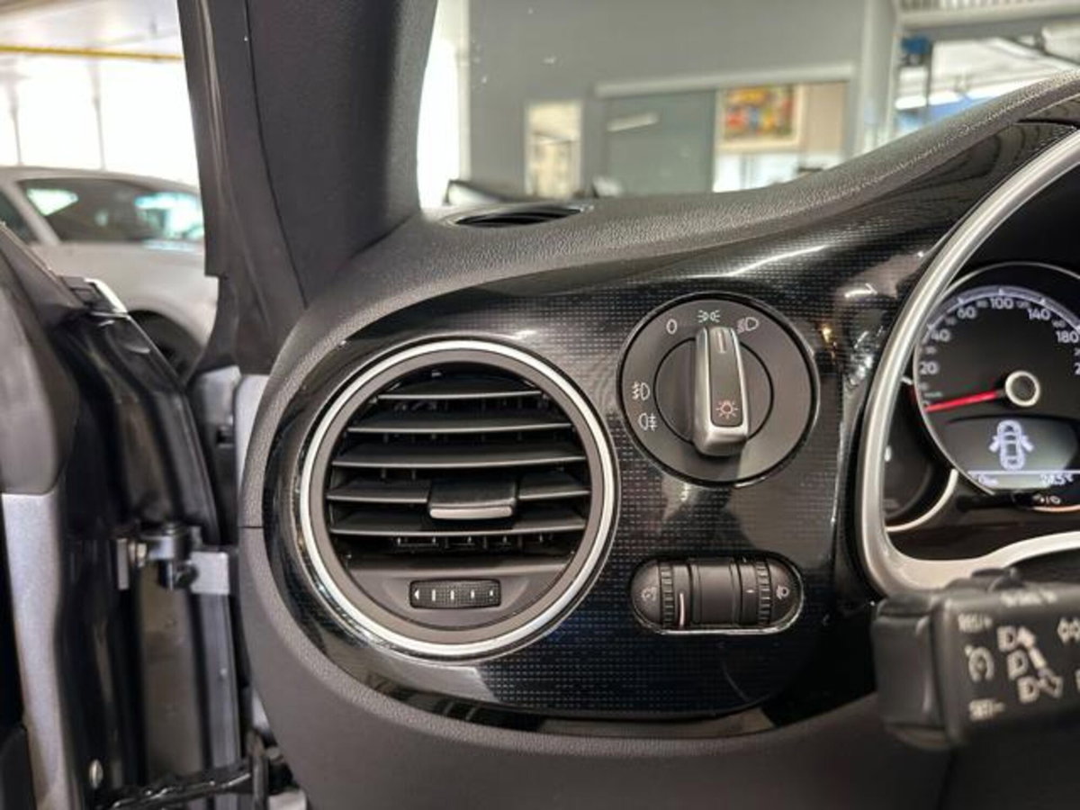 Volkswagen Maggiolino Cabrio 1.2 TSI Design BlueMotion Technology (18)