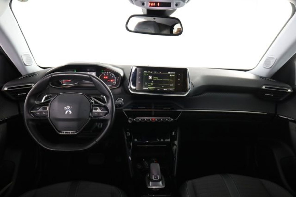 Peugeot 2008 BlueHDi 130 S&S EAT8 Allure Pack (4)