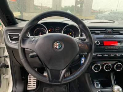 Alfa Romeo Giulietta 1.4 Turbo Distinctive 120cv (12)