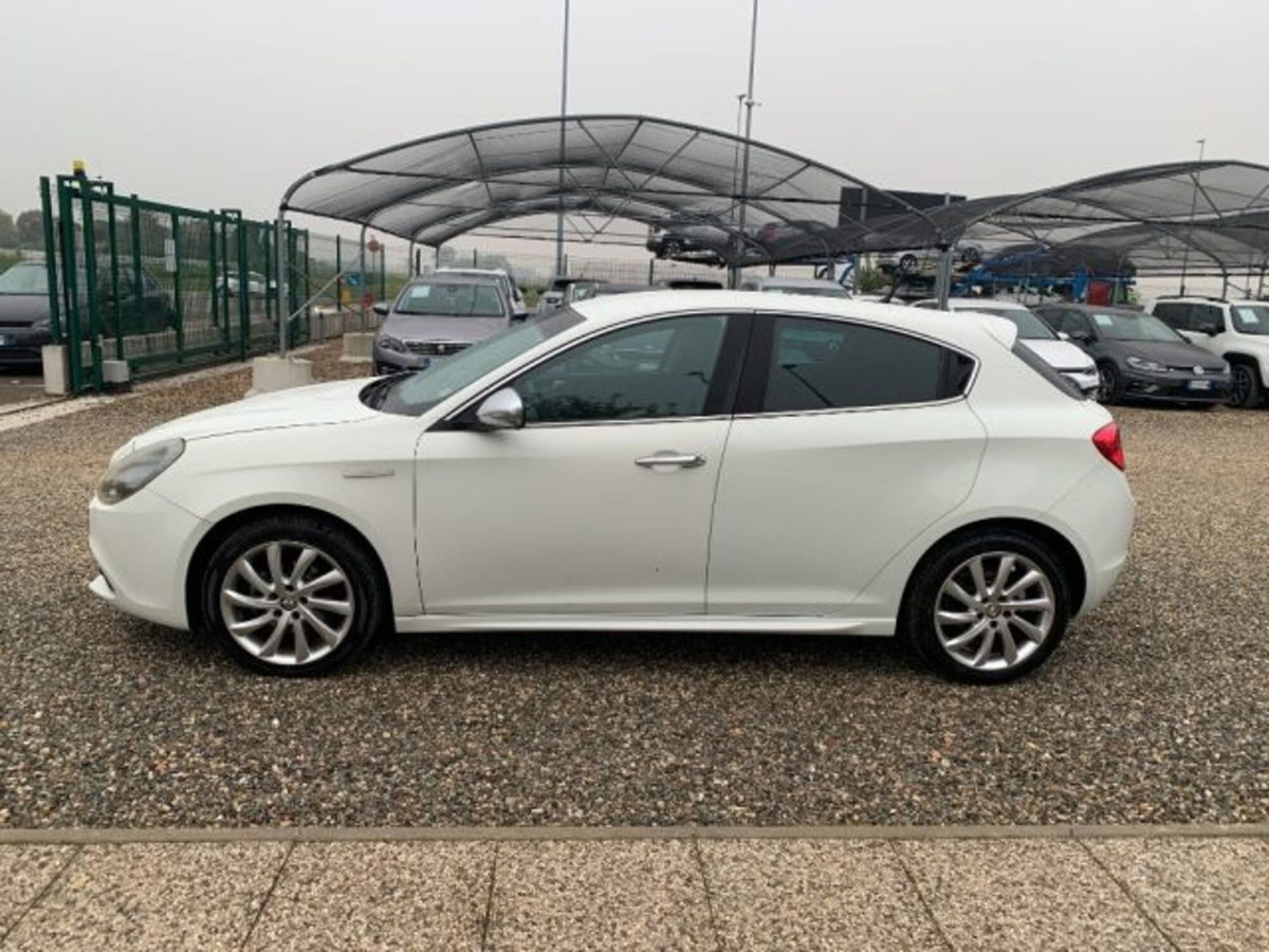 Alfa Romeo Giulietta 1.4 Turbo Distinctive 120cv (2)