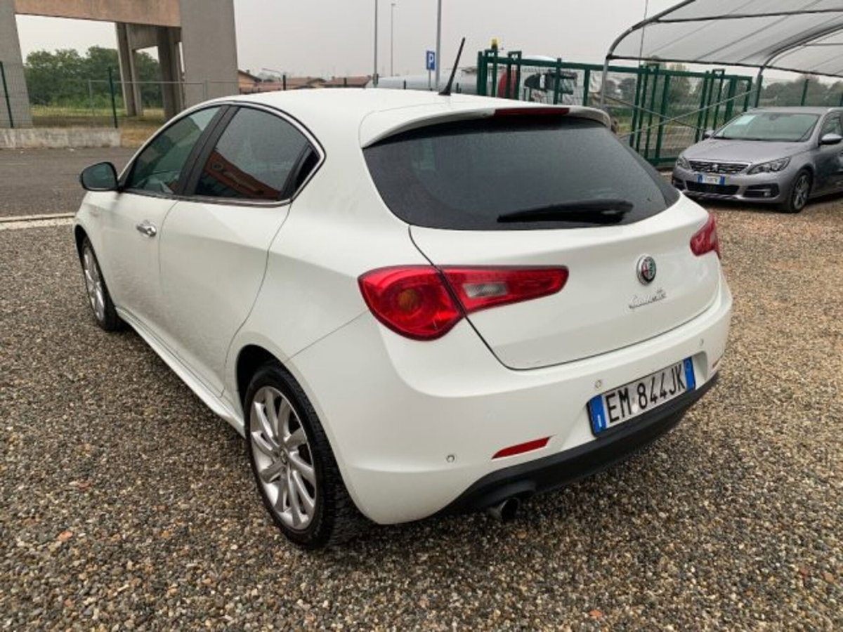 Alfa Romeo Giulietta 1.4 Turbo Distinctive 120cv (3)