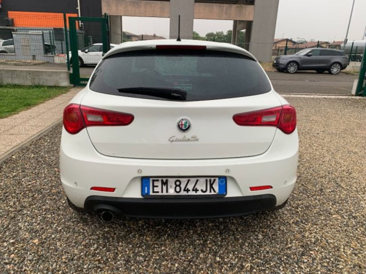 Alfa Romeo Giulietta 1.4 Turbo Distinctive 120cv (4)