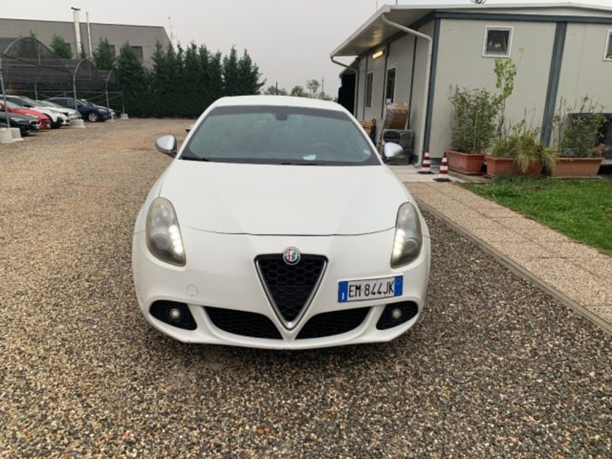 Alfa Romeo Giulietta 1.4 Turbo Distinctive 120cv (8)