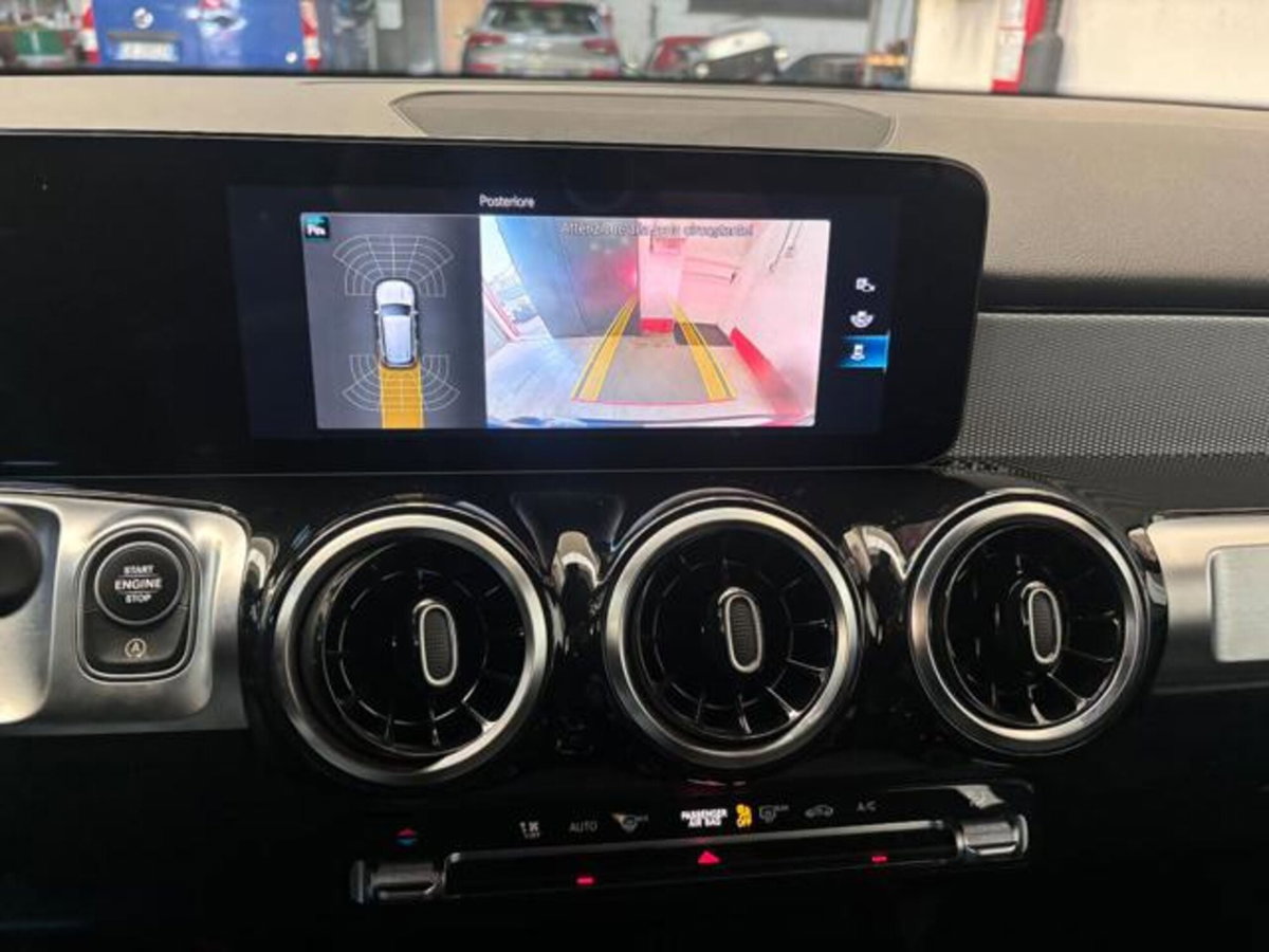 Mercedes-Benz GLB 200 d Business Extra auto 7p.ti (11)