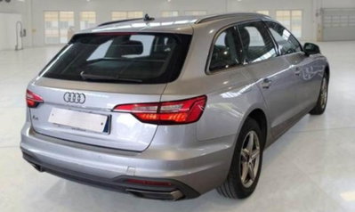 Audi A4 Avant 35 TDI/163 CV S tronic Business Advanced (2)