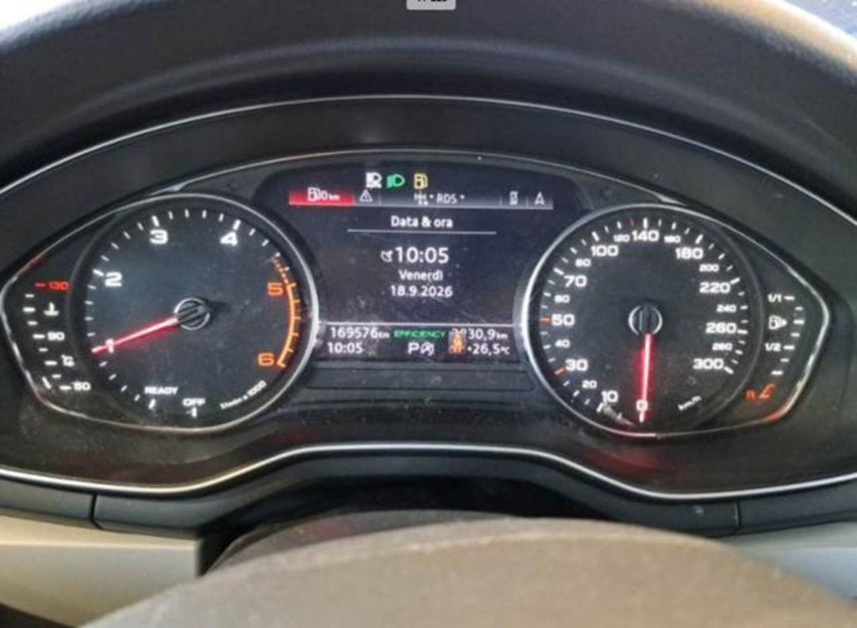 Audi A4 Avant 35 TDI/163 CV S tronic Business Advanced (4)