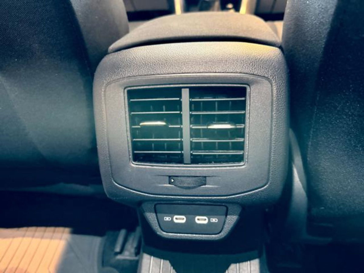 Volkswagen T-Roc 1.0 TSI Style BlueMotion Technology (19)