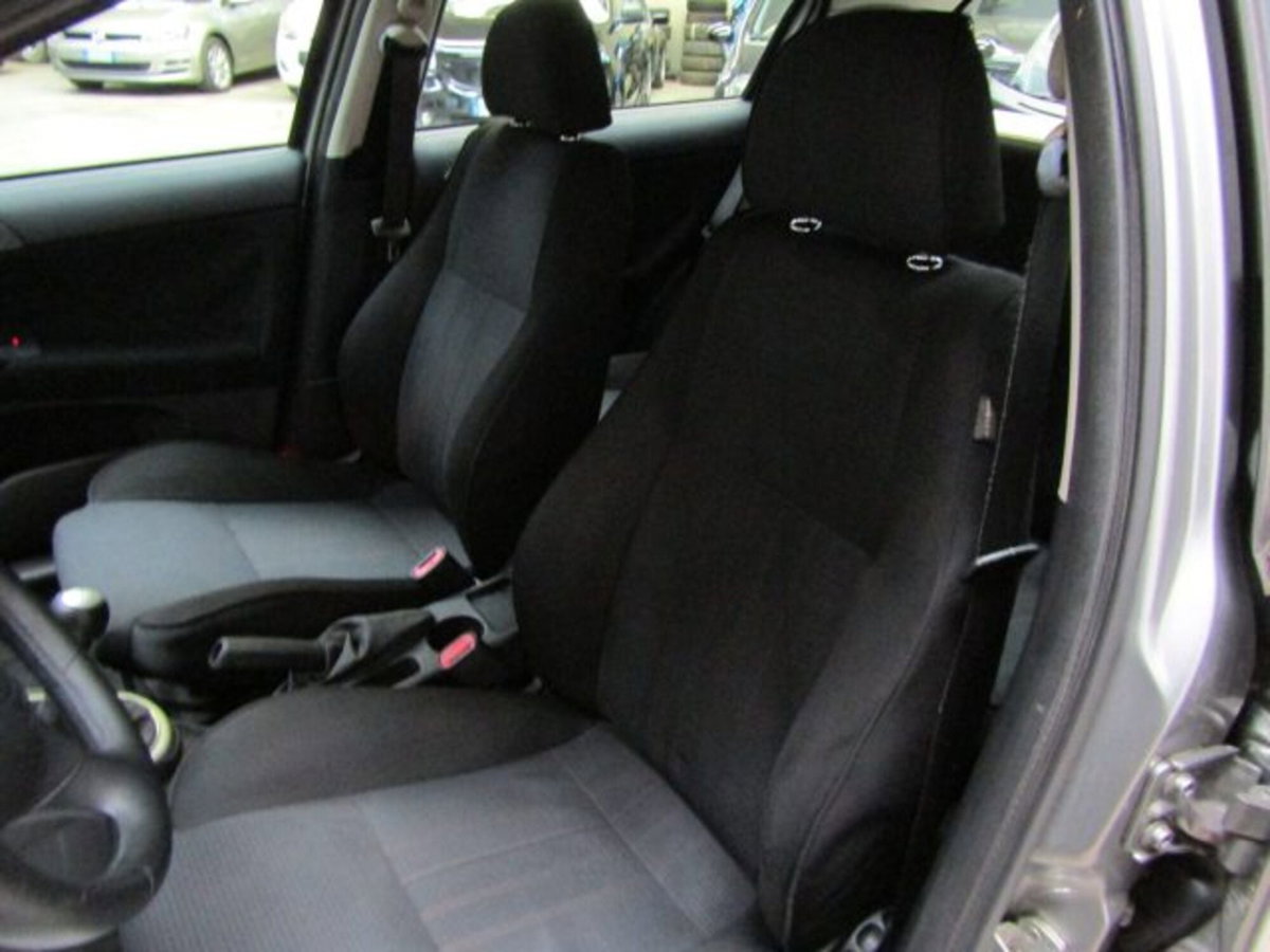 Alfa Romeo 147 1.9 JTD (120) 5 porte Progression (10)