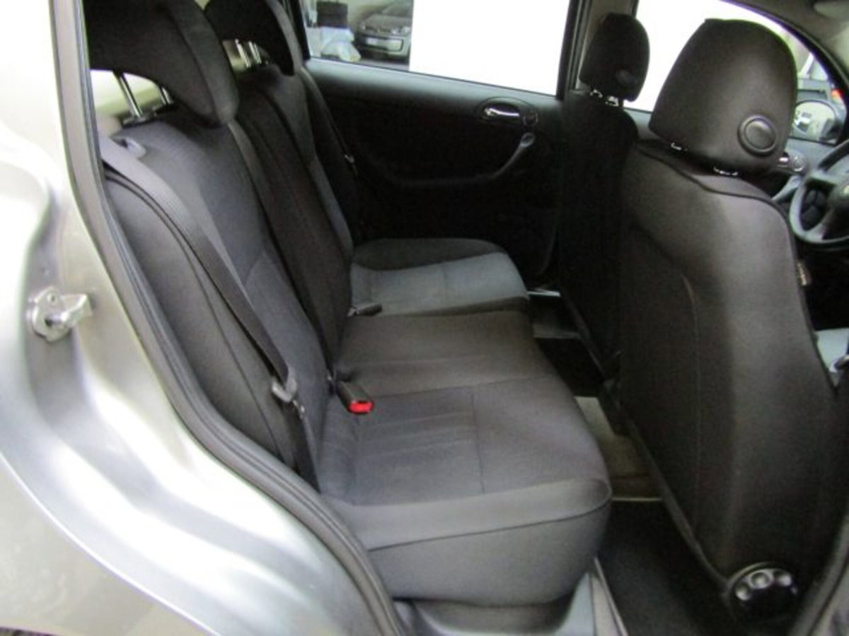 Alfa Romeo 147 1.9 JTD (120) 5 porte Progression (13)