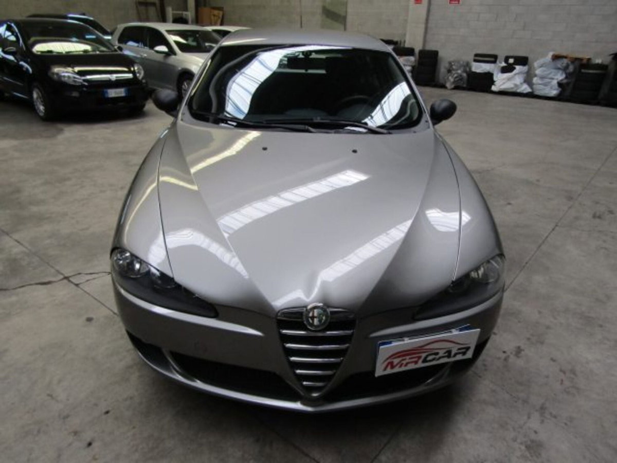 Alfa Romeo 147 1.9 JTD (120) 5 porte Progression (2)
