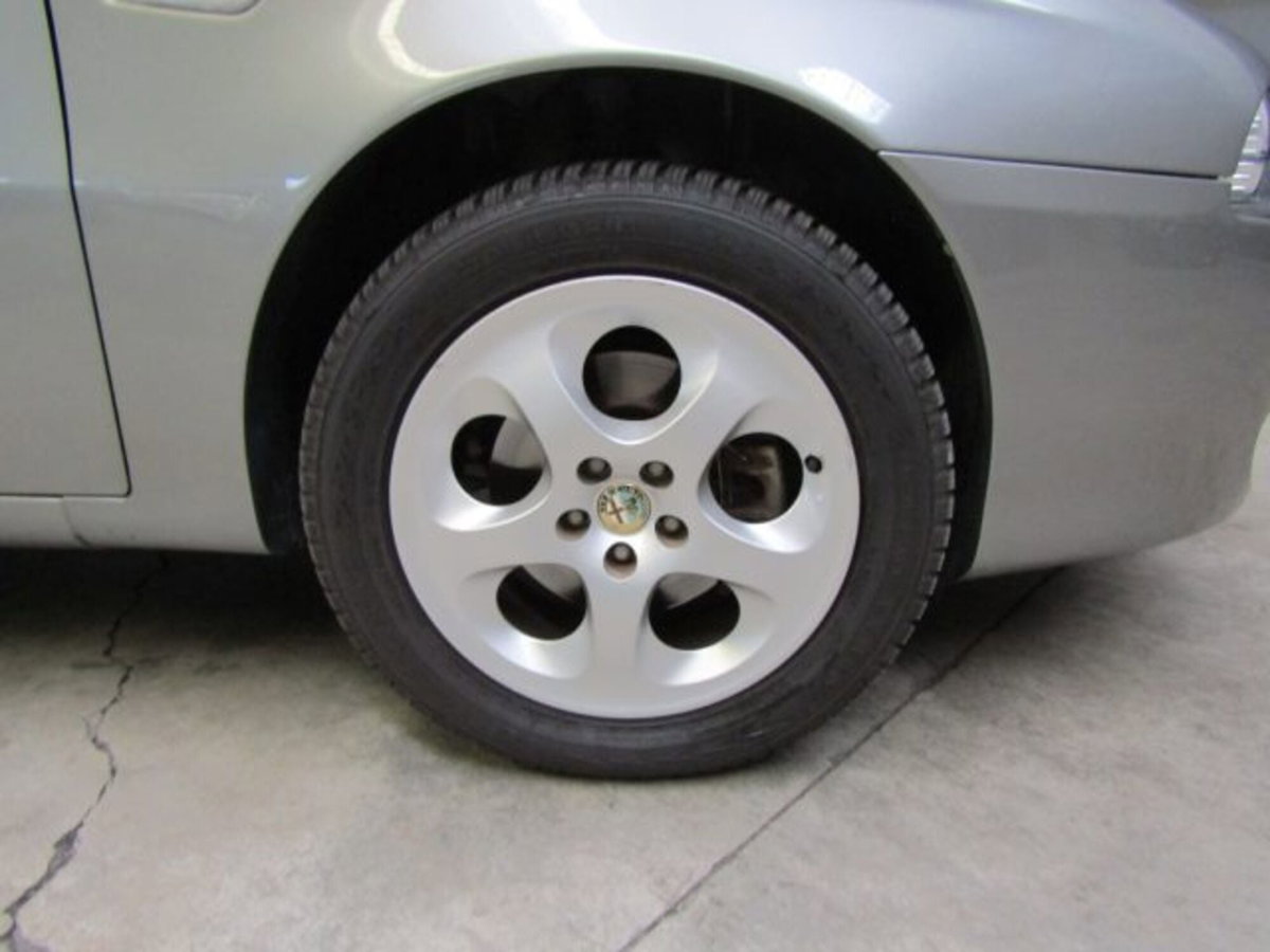 Alfa Romeo 147 1.9 JTD (120) 5 porte Progression (4)