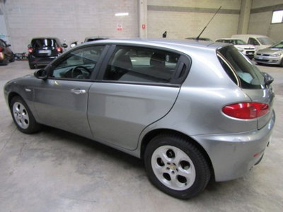 Alfa Romeo 147 1.9 JTD (120) 5 porte Progression (7)