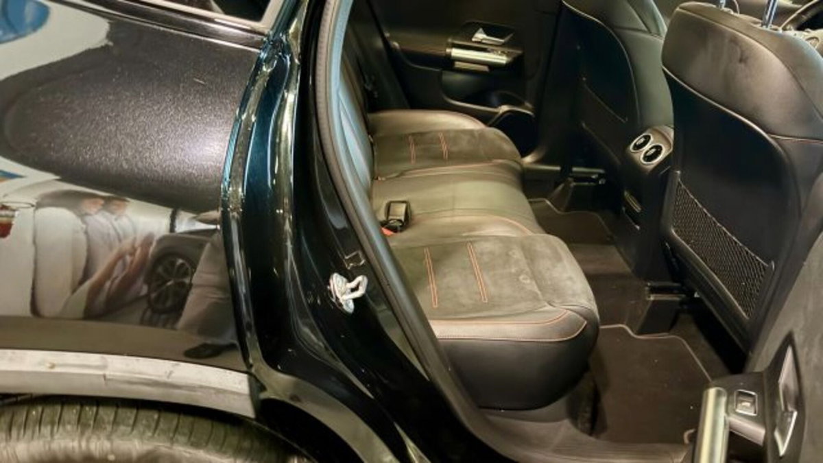Mercedes-Benz GLA SUV 200 d Automatic Premium (10)