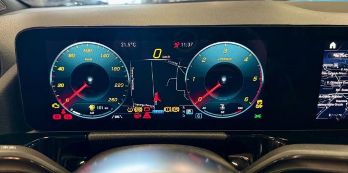Mercedes-Benz GLA SUV 200 d Automatic Premium (16)