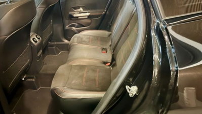 Mercedes-Benz GLA SUV 200 d Automatic Premium (9)