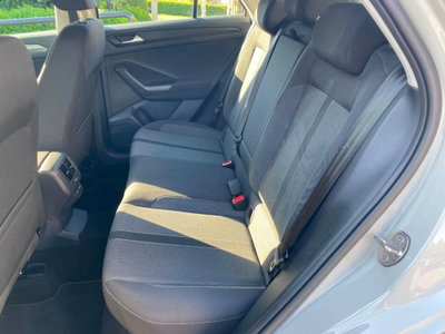 Volkswagen T-Roc 2.0 tdi Life 115cv (9)