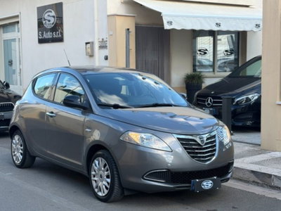 Lancia Ypsilon 1.2 69 CV 5 porte Silver
