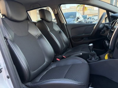 Renault Clio dCi 8V 75 CV 5 porte Moschino Life (10)