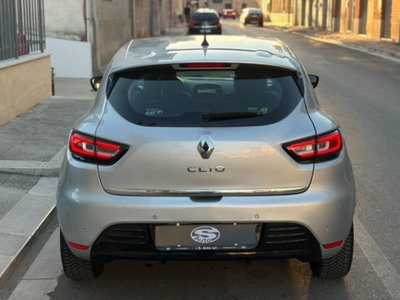 Renault Clio dCi 8V 75 CV 5 porte Moschino Life (6)