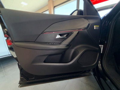 Peugeot 2008 BlueHDi 130 S&S EAT8 GT (8)