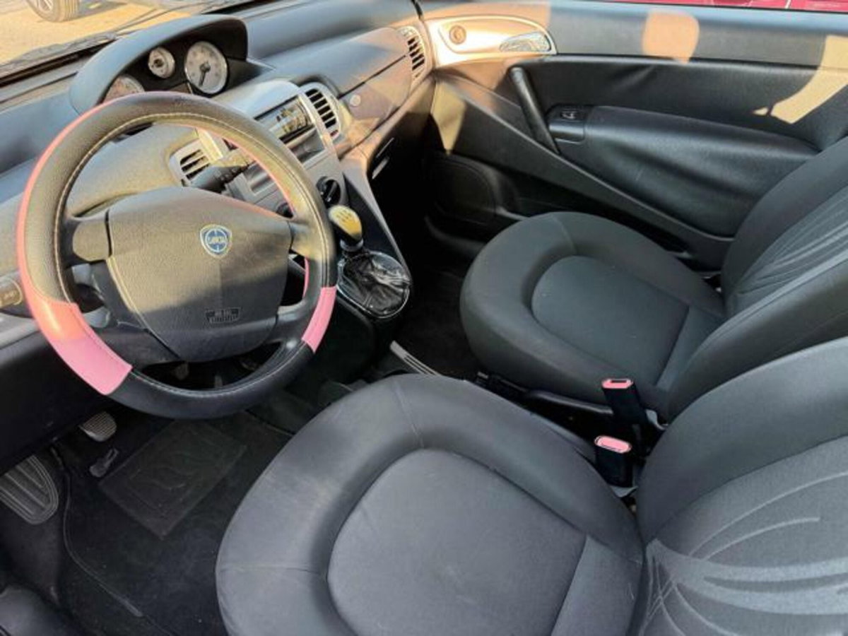 Lancia Ypsilon 1.2 69 CV Diva (5)