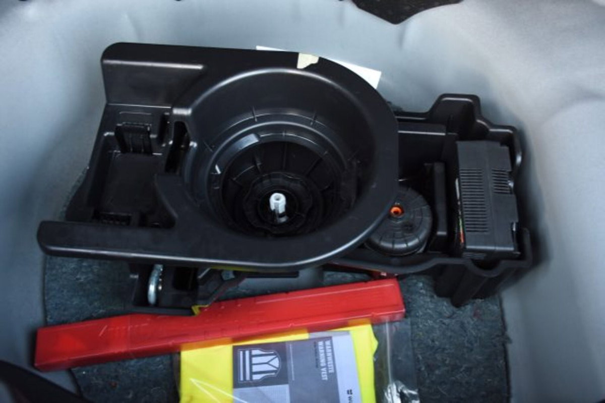 Jeep Avenger 1.2 turbo Altitude fwd 100cv (16)
