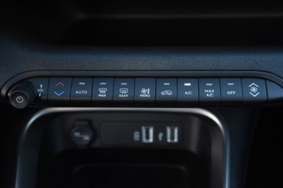 Jeep Avenger 1.2 turbo Altitude fwd 100cv (19)